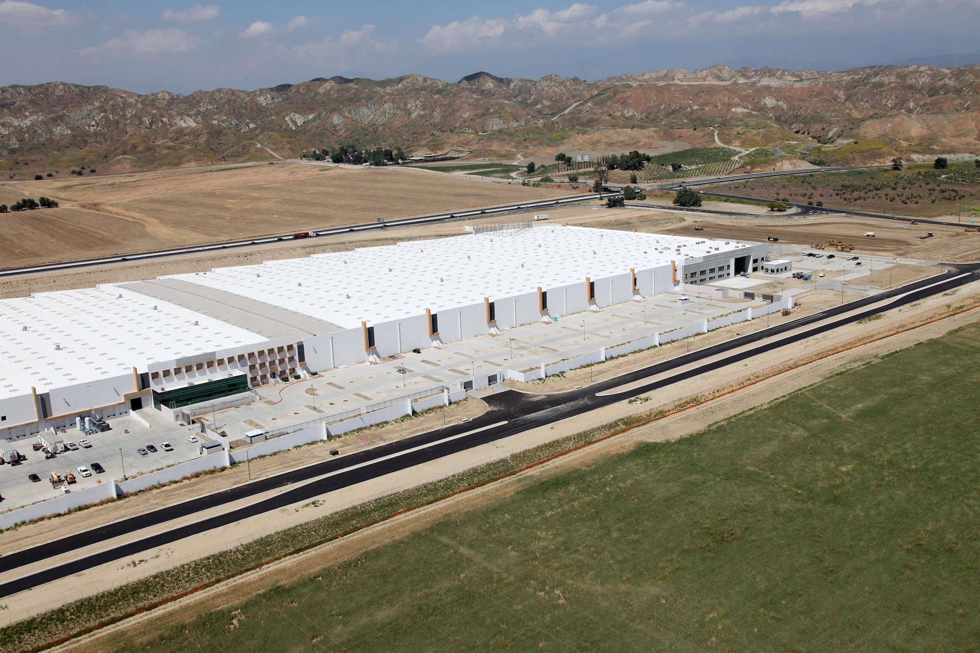 Commercial roofing project planning in Ontario